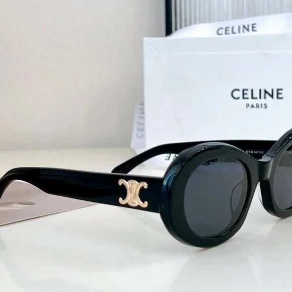 Celine CL40194 Triomphe Oval Women display picture 2